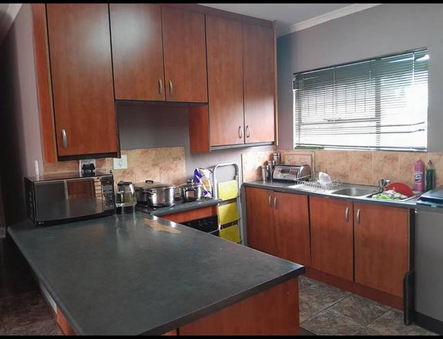 3 BEDROOM APARTMENT FOR SALE IN BRACKENDOWNS